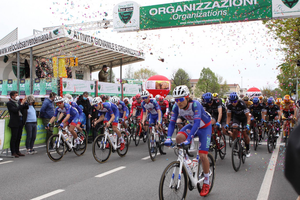 18/04/2021 - San Vendemiano (Tv) - 14 Trofeo Citta di San Vendemiano - u23  - UCI 1.2
nella foto: la partenza
© Riccardo Scanferla - Photors.it